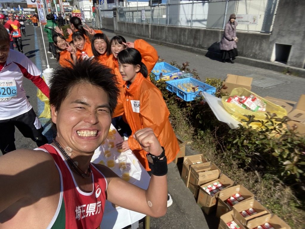 愛媛マラソン名物 ポンジュース給水 を堪能 M高史のマラソン紀行 Runtripmagazine ラントリップマガジン