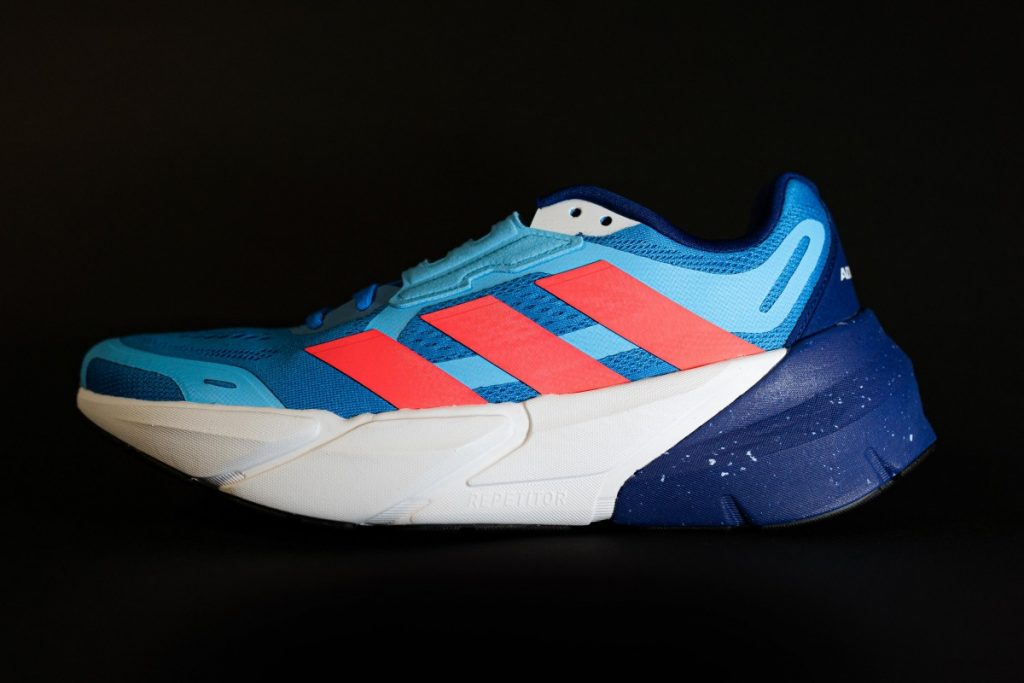 完売確実 adidas ASTIR ランニングに 軽快な一足 カラバリ豊富 DSC08375-1024x683.jpg