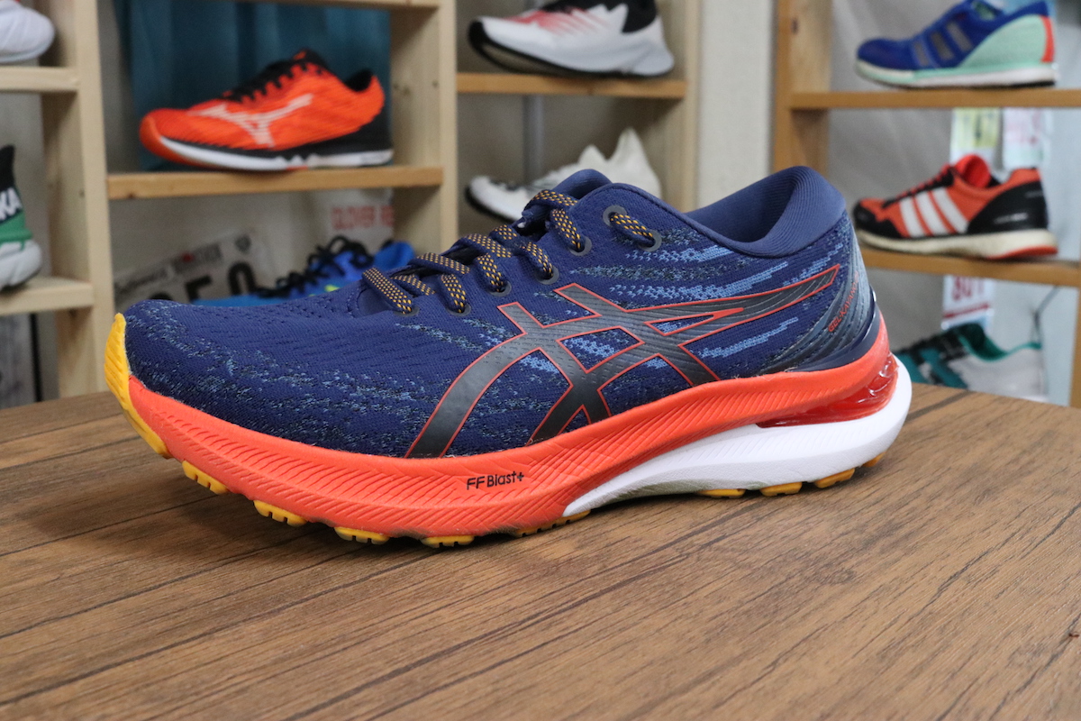 アシックス】「GEL-KAYANO 29」のアップデートは？定番ランニング
