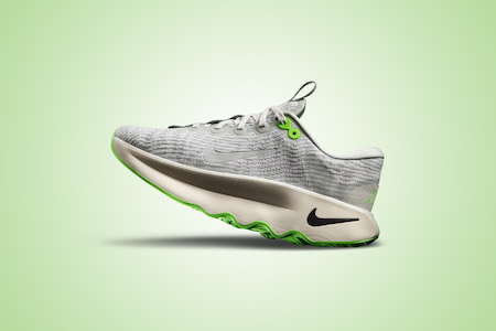 Nike ランニングシューズ モティバ 運動がはかどるナイキの二刀流シューズ！ 「モティバ」を履いて