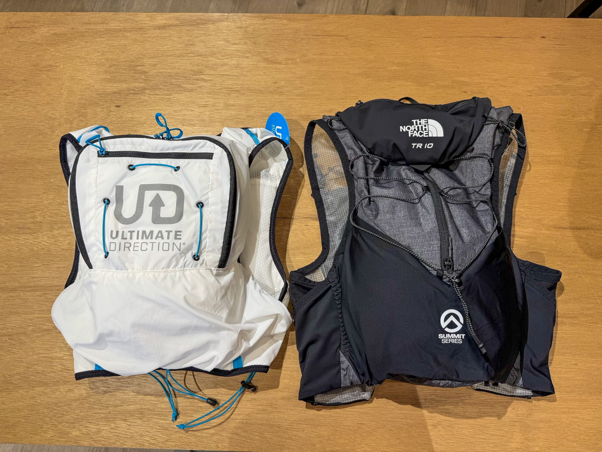 「注目のトレランザック2選！　THE NORTH FACE『TR10』、ULTIMATE DIRECTION『ULTRA VEST』を徹底比較！」の画像