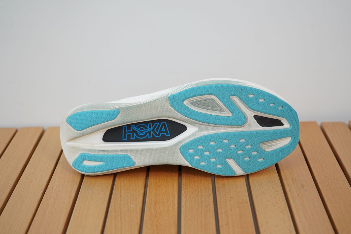 「HOKA『Rocket X 3』前作から大幅アップデート！　扱いやすさが魅力のカーボンシューズ」の画像