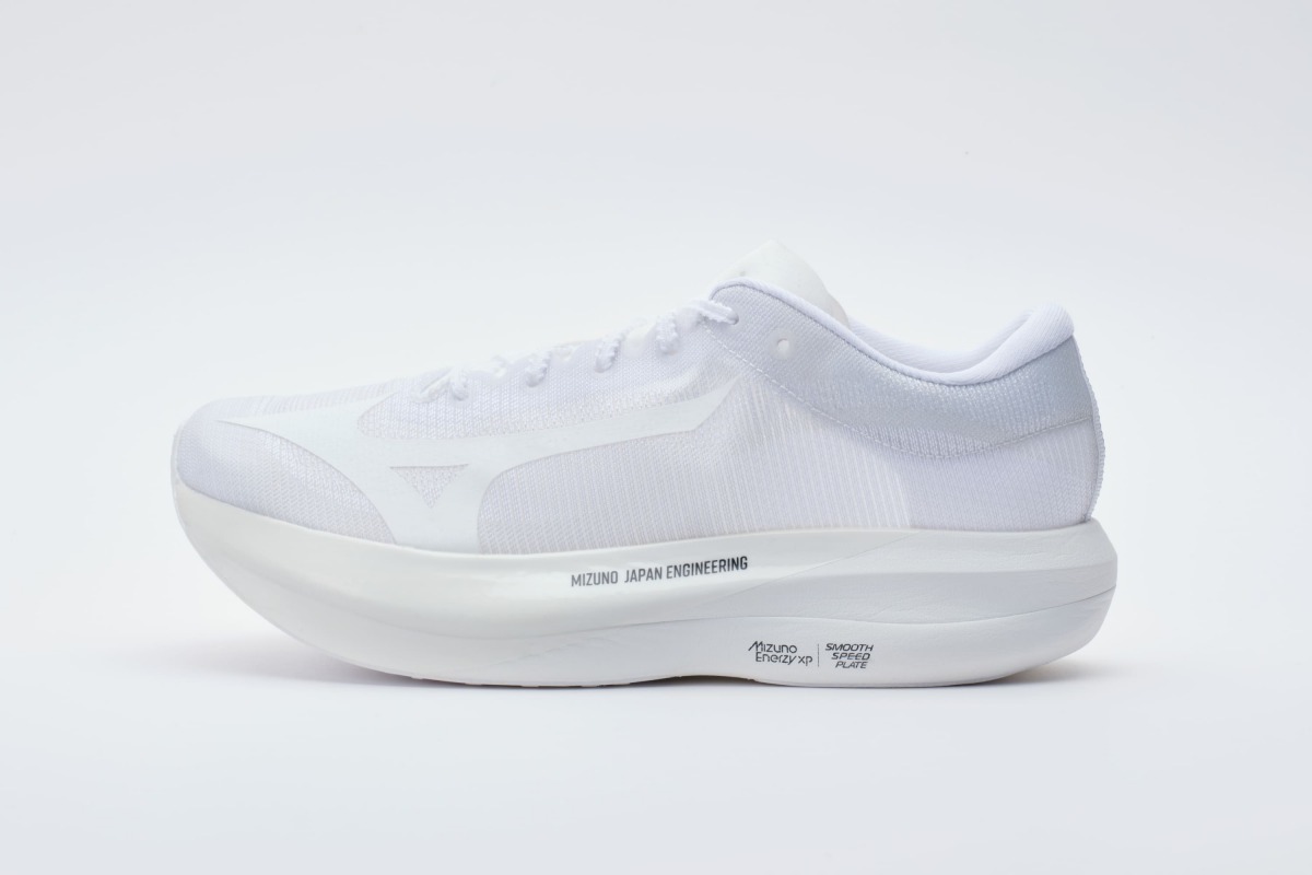 「ミズノ新作次世代レーシングシューズ3モデルのPROTOTYPEの詳細が判明。約137gの軽量レーシングシューズに注目集まる」の画像