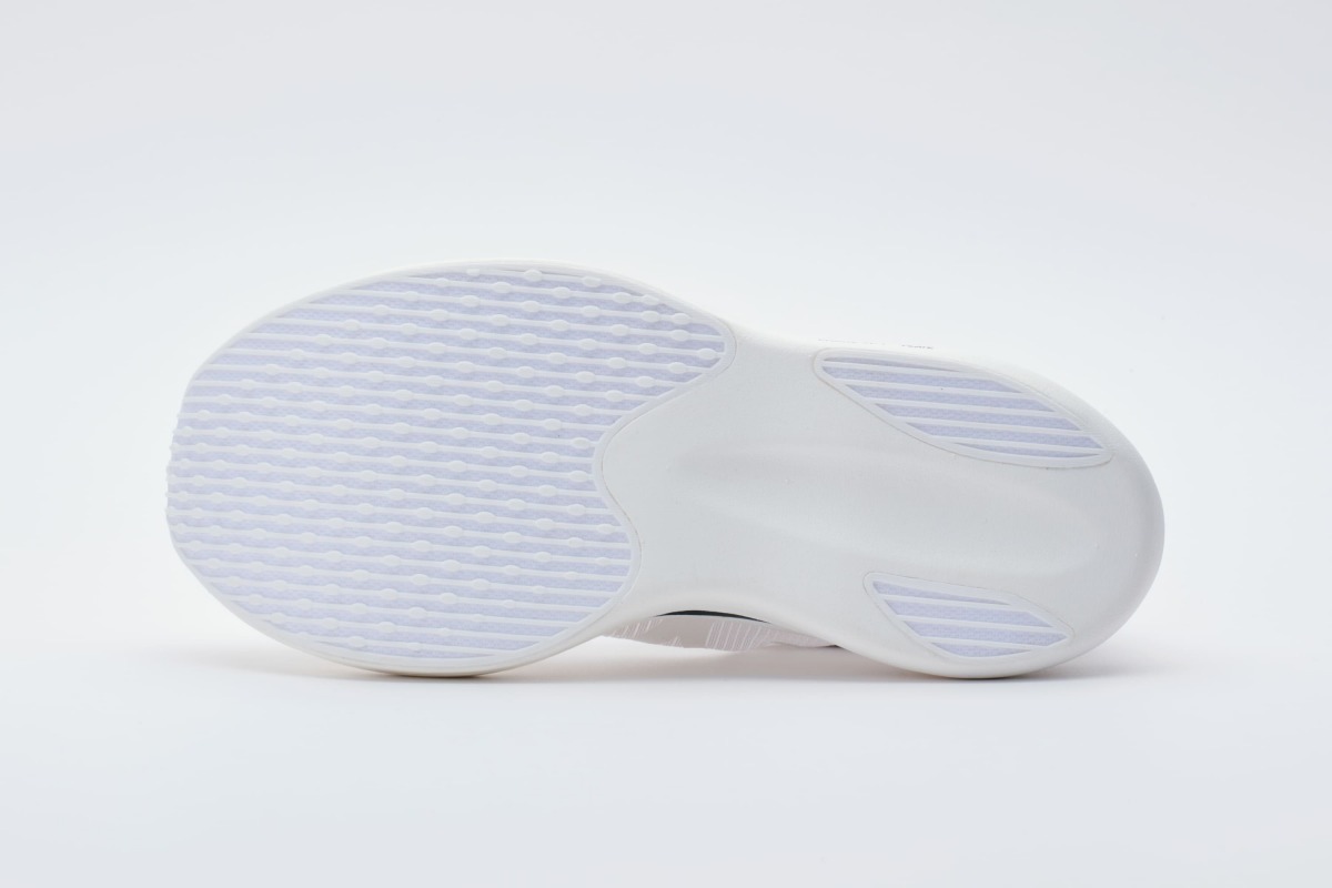 「ミズノ新作次世代レーシングシューズ3モデルのPROTOTYPEの詳細が判明。約137gの軽量レーシングシューズに注目集まる」の画像