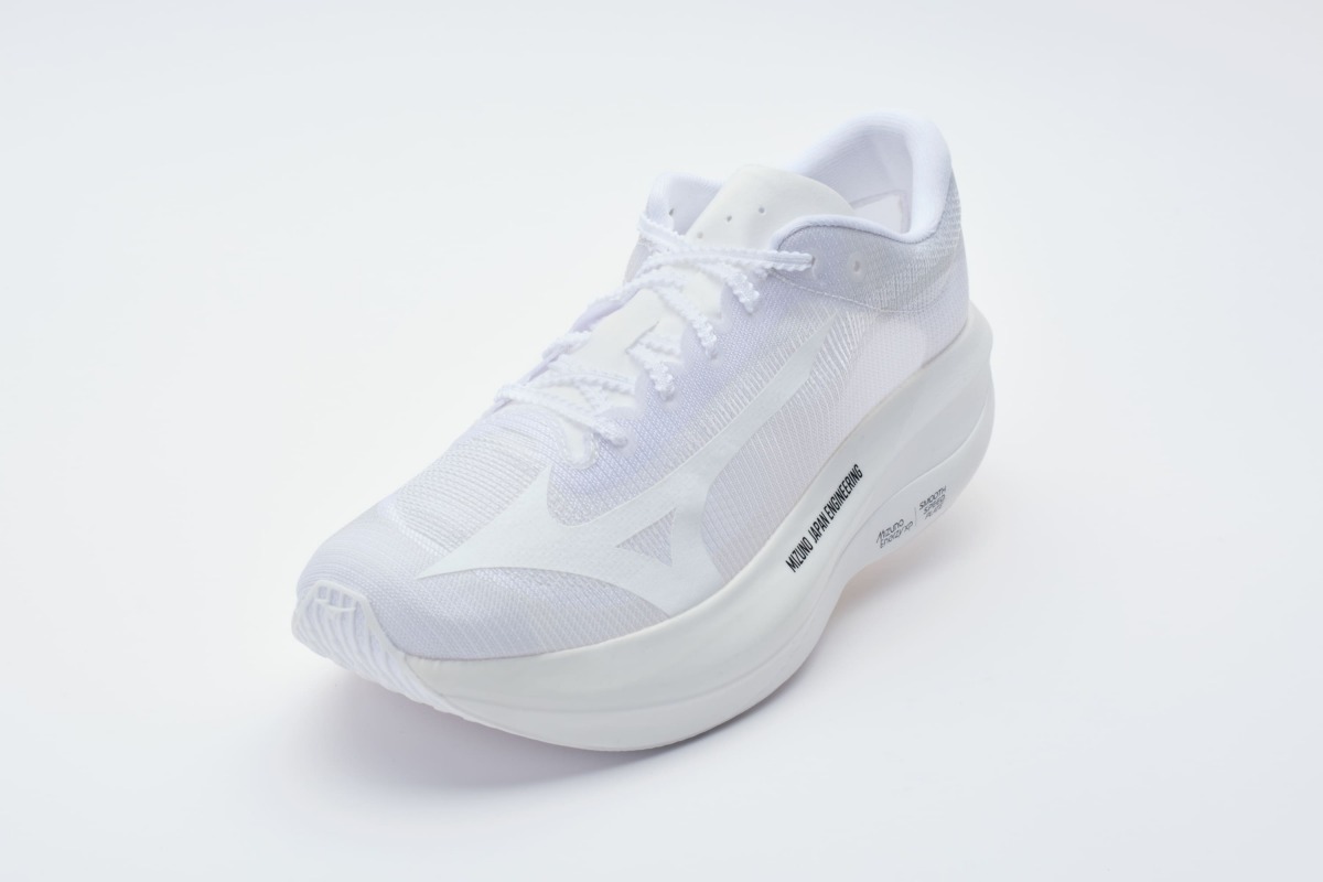 「ミズノ新作次世代レーシングシューズ3モデルのPROTOTYPEの詳細が判明。約137gの軽量レーシングシューズに注目集まる」の画像