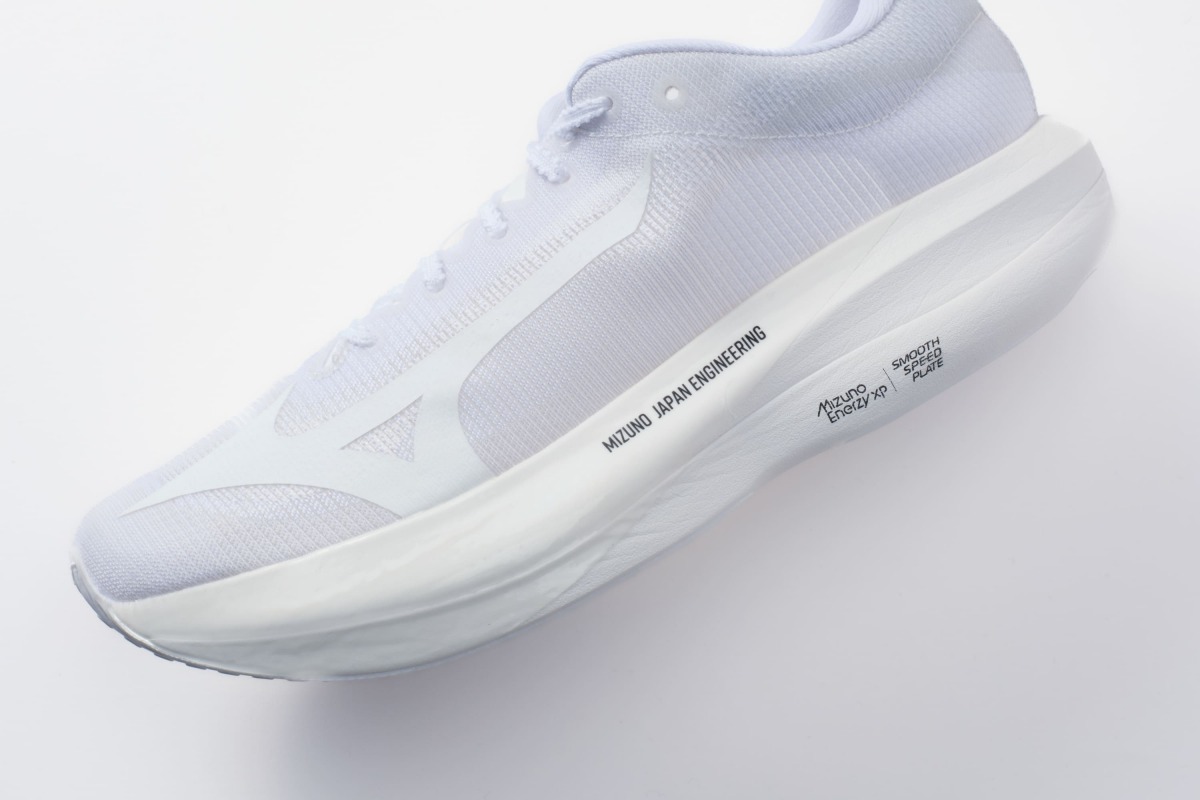 「ミズノ新作次世代レーシングシューズ3モデルのPROTOTYPEの詳細が判明。約137gの軽量レーシングシューズに注目集まる」の画像