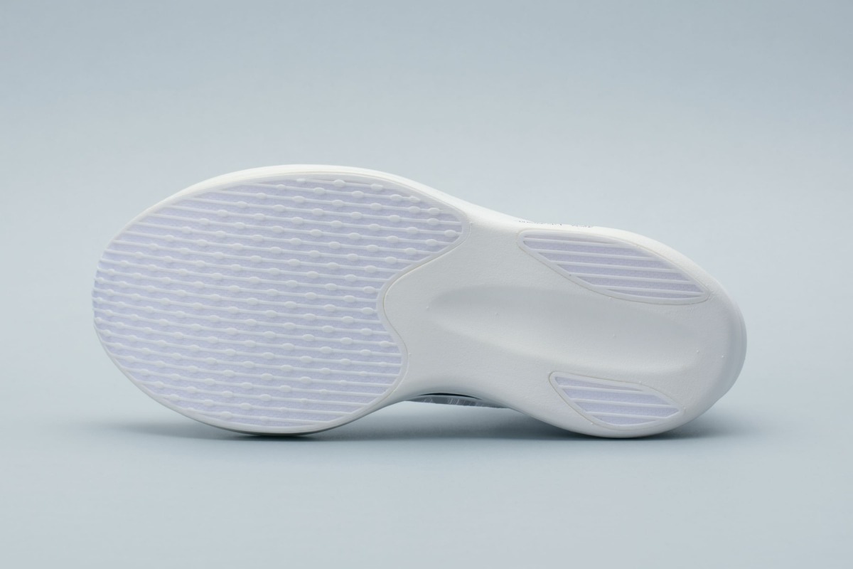 「ミズノ新作次世代レーシングシューズ3モデルのPROTOTYPEの詳細が判明。約137gの軽量レーシングシューズに注目集まる」の画像