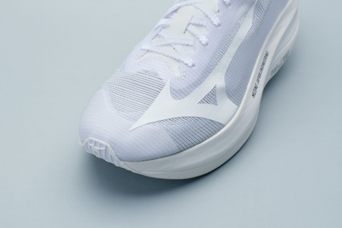 「ミズノ新作次世代レーシングシューズ3モデルのPROTOTYPEの詳細が判明。約137gの軽量レーシングシューズに注目集まる」の画像