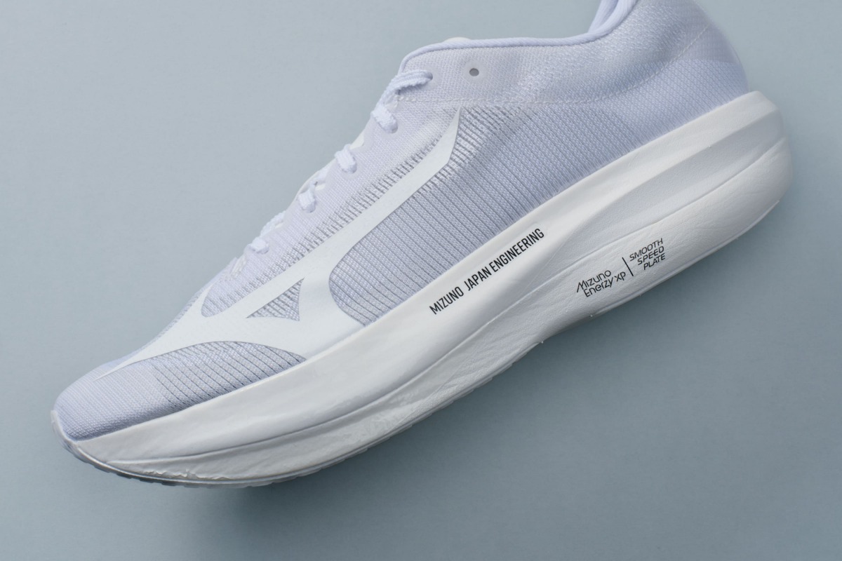 「ミズノ新作次世代レーシングシューズ3モデルのPROTOTYPEの詳細が判明。約137gの軽量レーシングシューズに注目集まる」の画像