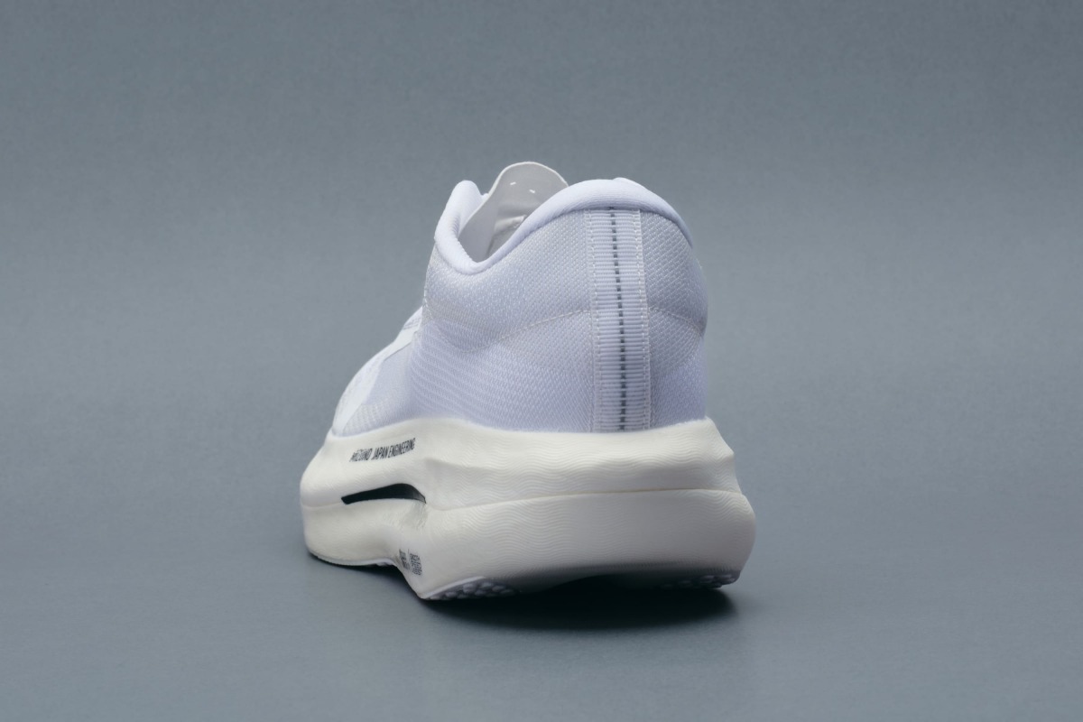 「ミズノ新作次世代レーシングシューズ3モデルのPROTOTYPEの詳細が判明。約137gの軽量レーシングシューズに注目集まる」の画像