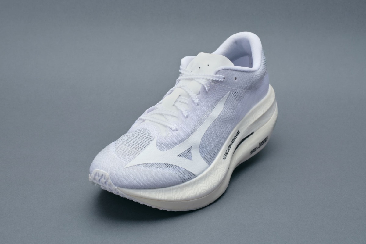 「ミズノ新作次世代レーシングシューズ3モデルのPROTOTYPEの詳細が判明。約137gの軽量レーシングシューズに注目集まる」の画像