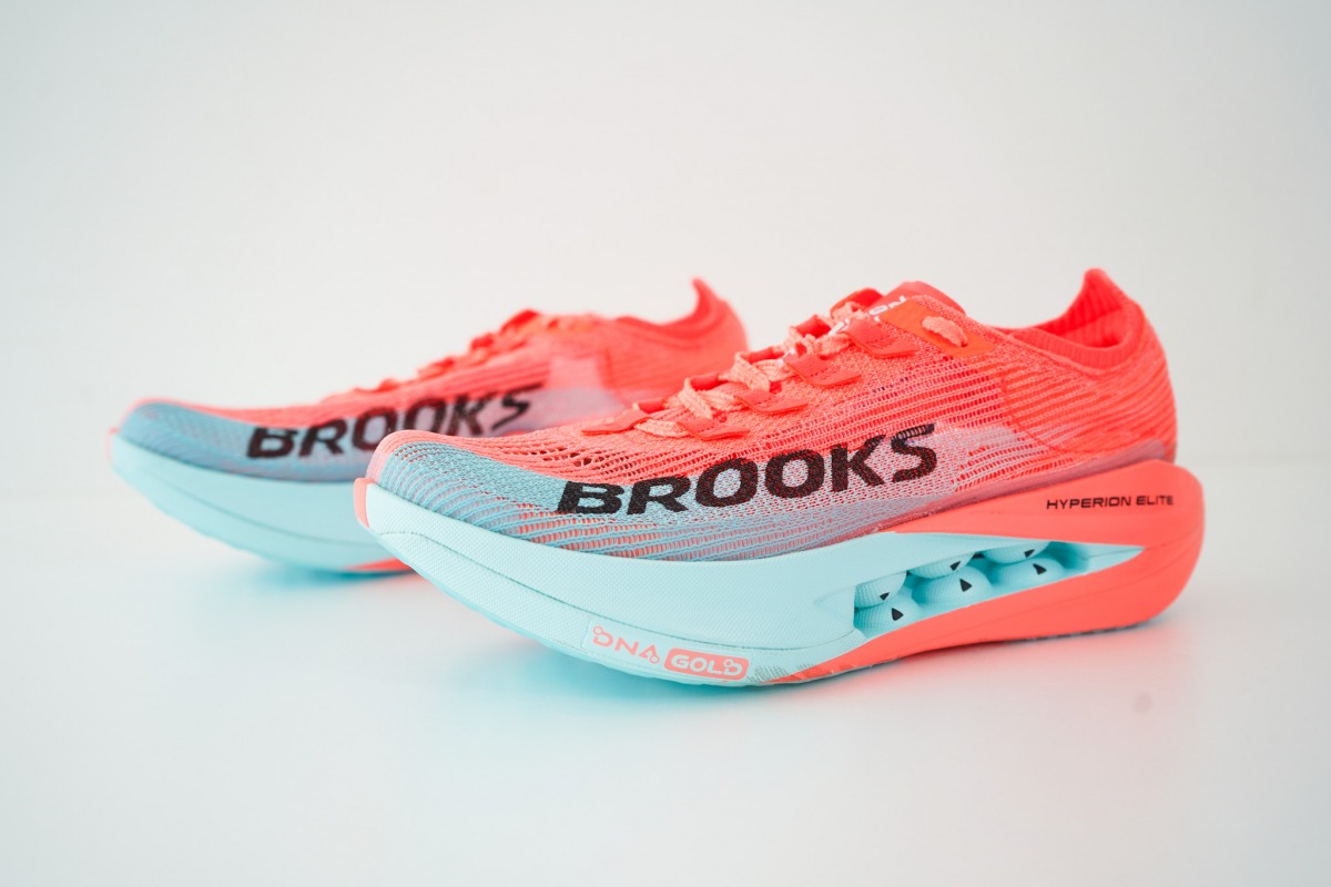 「ブルックス『Hyperion Elite 5』登場！サイズごとに調整された「夢のカーボンプレート」搭載シューズの性能に迫る」の画像