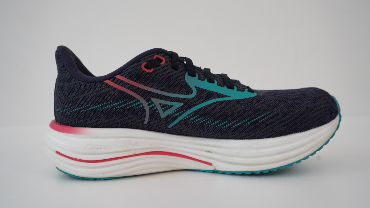 「ミズノ『ウエーブライダー 29』徹底レビュー！初心者からサブ4を狙うランナーまで、幅広いシーンで活躍する最新シューズ」の画像