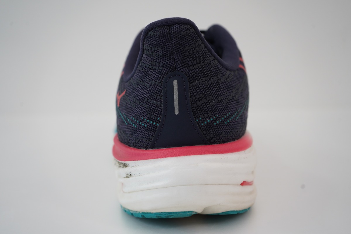 「ミズノ『ウエーブライダー 29』徹底レビュー！初心者からサブ4を狙うランナーまで、幅広いシーンで活躍する最新シューズ」の画像