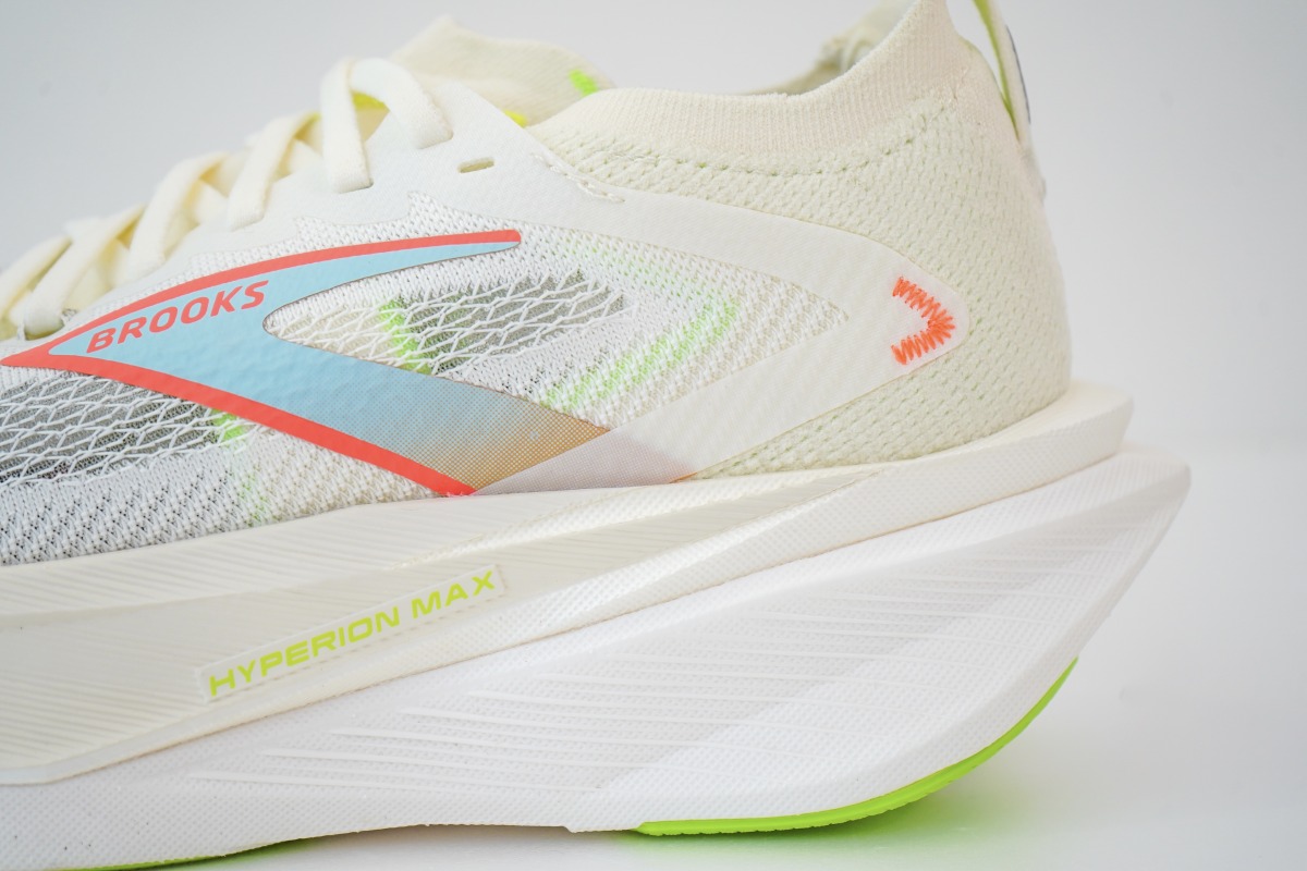 「ブルックス『Hyperion MAX 3（ハイペリオン マックス 3）』徹底レビュー！レースシューズとしてもおすすめの一足」の画像