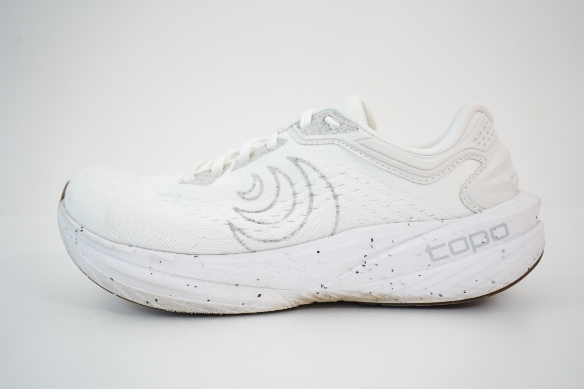 「TOPO Athleticの新作デイリートレーナー『PHANTOM 4』。シューズアドバイザーも絶賛する一足を解説！」の画像