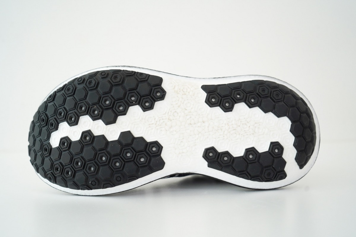 「CRAFT（クラフト）『Pacer 2』徹底レビュー！デザイン性と機能性を備えた次世代ランニングシューズ」の画像