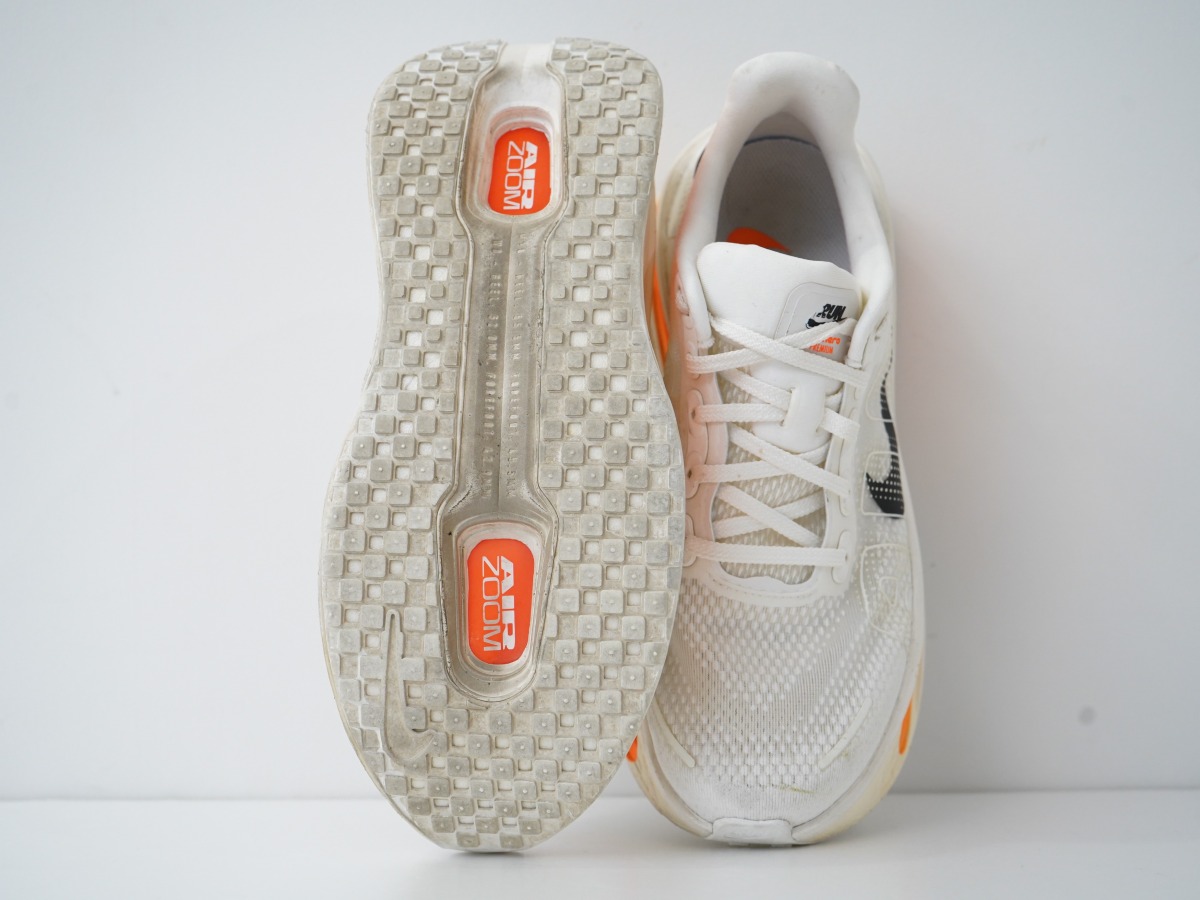 「ナイキ『ボメロ プレミアム』徹底レビュー！ナイキのロードランニングシューズ史上最も厚みのある1足」の画像