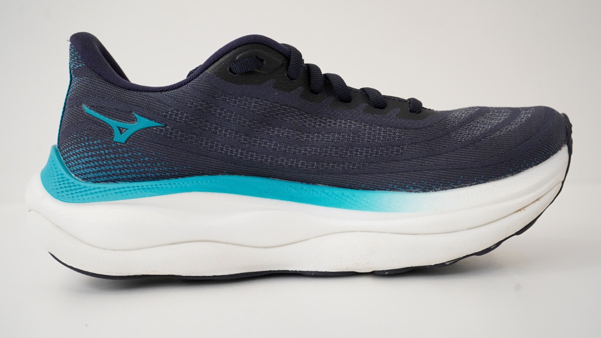 「ミズノ『ウエーブスカイ9』徹底レビュー！"雲の上のライド感"をコンセプトにした、さまざまなシーンで活用できるシューズ」の画像