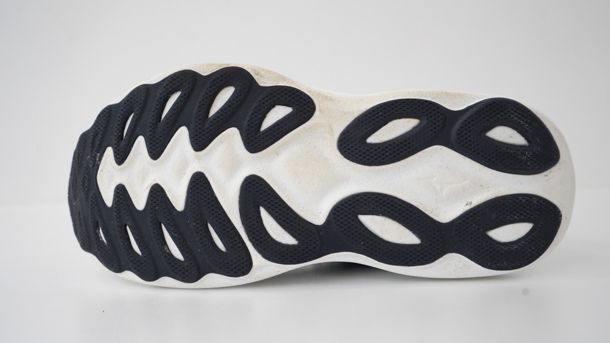 「ミズノ『ウエーブスカイ9』徹底レビュー！"雲の上のライド感"をコンセプトにした、さまざまなシーンで活用できるシューズ」の画像