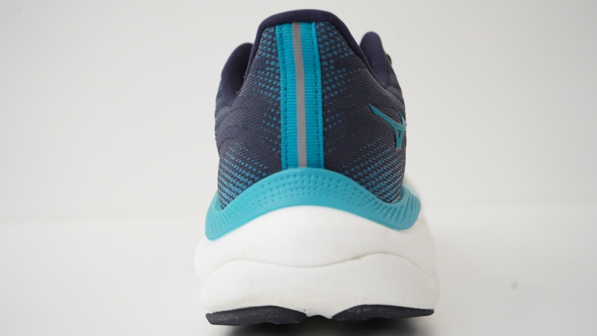 「ミズノ『ウエーブスカイ9』徹底レビュー！"雲の上のライド感"をコンセプトにした、さまざまなシーンで活用できるシューズ」の画像