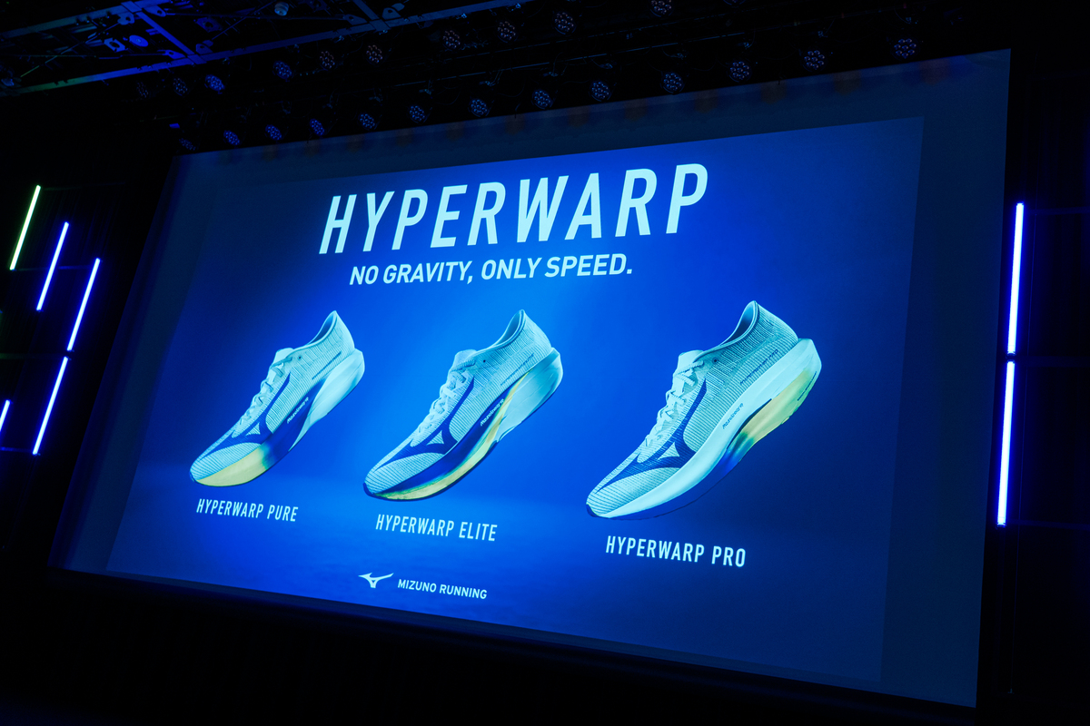 「ミズノ最新作『HYPERWARP（ハイパーワープ）』シリーズ発表！「レースシューズシーンを変えたい」という思いから生まれた新シューズとは」の画像