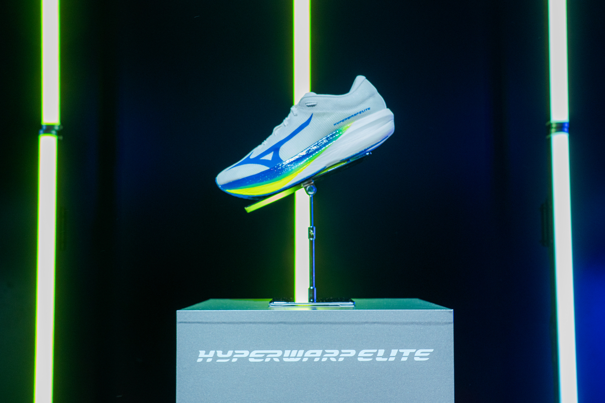「ミズノ最新作『HYPERWARP（ハイパーワープ）』シリーズ発表！「レースシューズシーンを変えたい」という思いから生まれた新シューズとは」の画像