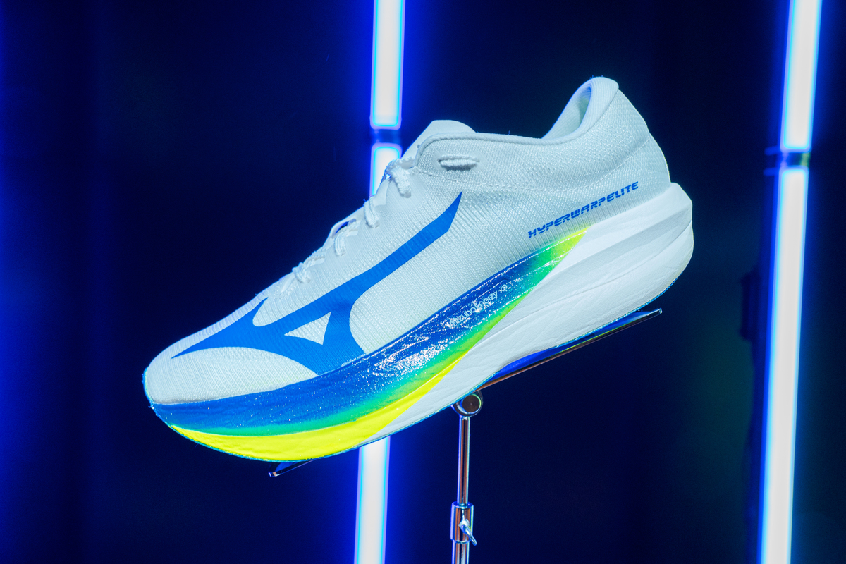 「ミズノ最新作『HYPERWARP（ハイパーワープ）』シリーズ発表！「レースシューズシーンを変えたい」という思いから生まれた新シューズとは」の画像