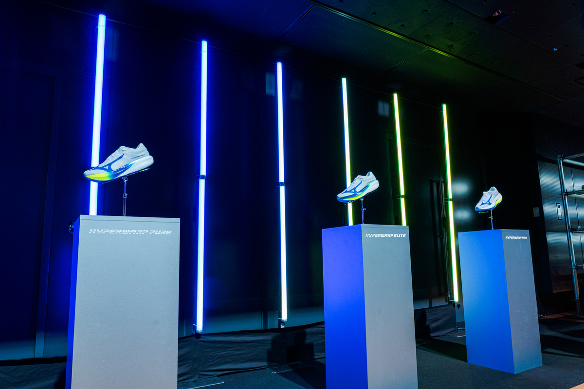 「ミズノ最新作『HYPERWARP（ハイパーワープ）』シリーズ発表！「レースシューズシーンを変えたい」という思いから生まれた新シューズとは」の画像