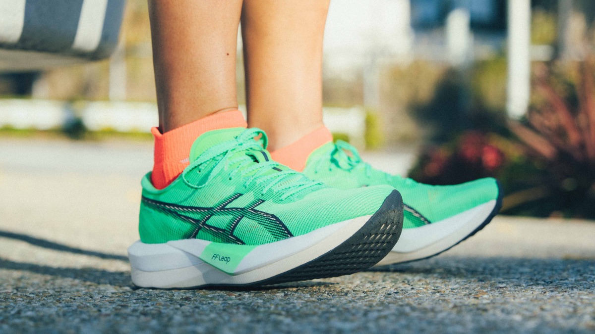 「アシックス新作シューズ『MAGIC SPEED 5(マジックスピード 5)』の魅力を体感。初めてカーボンプレート搭載シューズを履くランナーでも扱いやすいオススメな1足」の画像