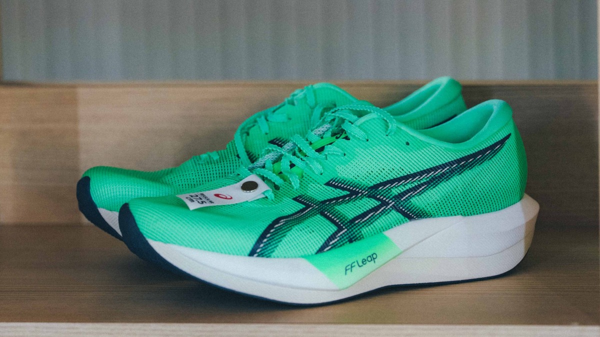 「アシックス新作シューズ『MAGIC SPEED 5(マジックスピード 5)』の魅力を体感。初めてカーボンプレート搭載シューズを履くランナーでも扱いやすいオススメな1足」の画像