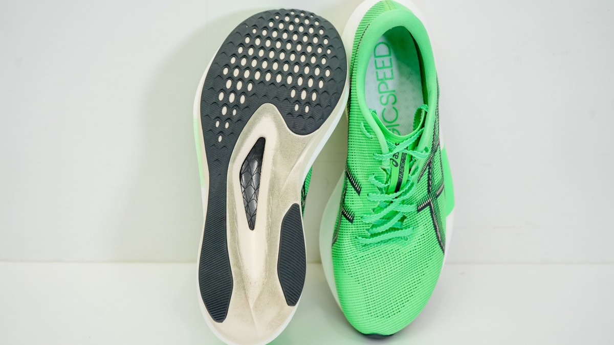 「アシックス『MAGIC SPEED 5(マジックスピード 5)』徹底レビュー!軽量性・反発力・接地感を兼ね備えたカーボンプレート搭載シューズ」の画像