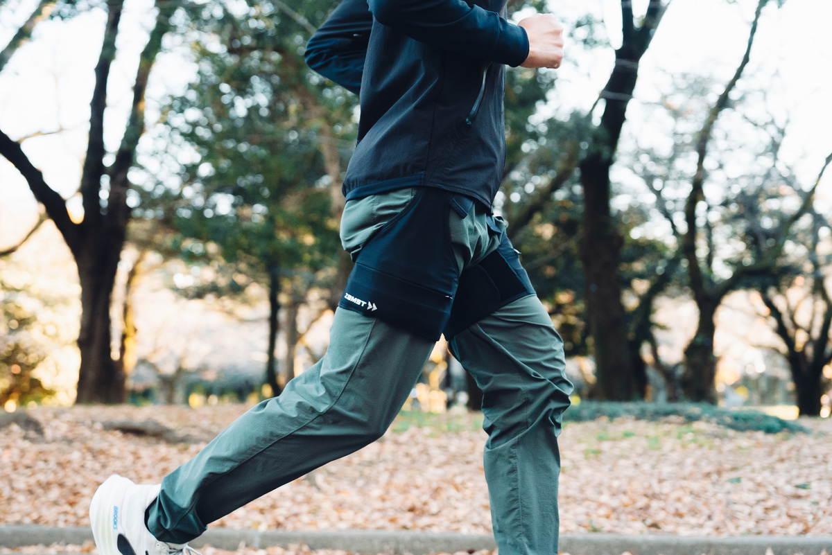 「装着するだけでランニングフォームを改善できるトレーニングギアとは？ザムスト『MOTIONAID THIGH LOAD』徹底解説」の画像