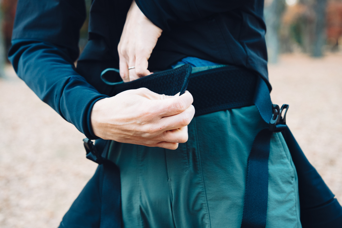 「装着するだけでランニングフォームを改善できるトレーニングギアとは？ザムスト『MOTIONAID THIGH LOAD』徹底解説」の画像