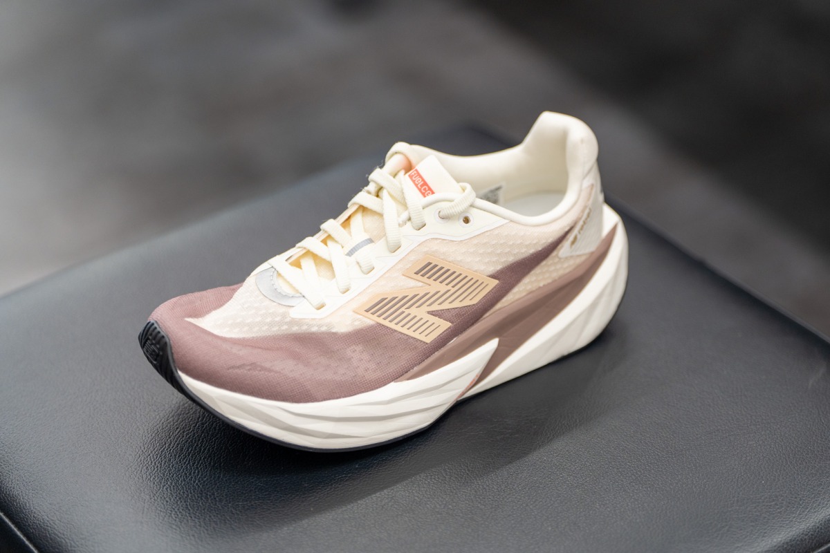 「ライバルフライ4、フューエルセルレベルv5……スポーツ店員が選ぶ「2025年ベストシューズ」は？」の画像