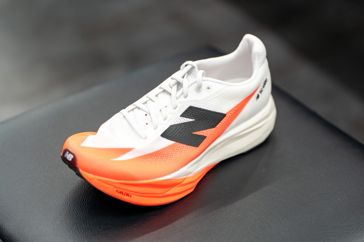 「ライバルフライ4、フューエルセルレベルv5……スポーツ店員が選ぶ「2025年ベストシューズ」は？」の画像