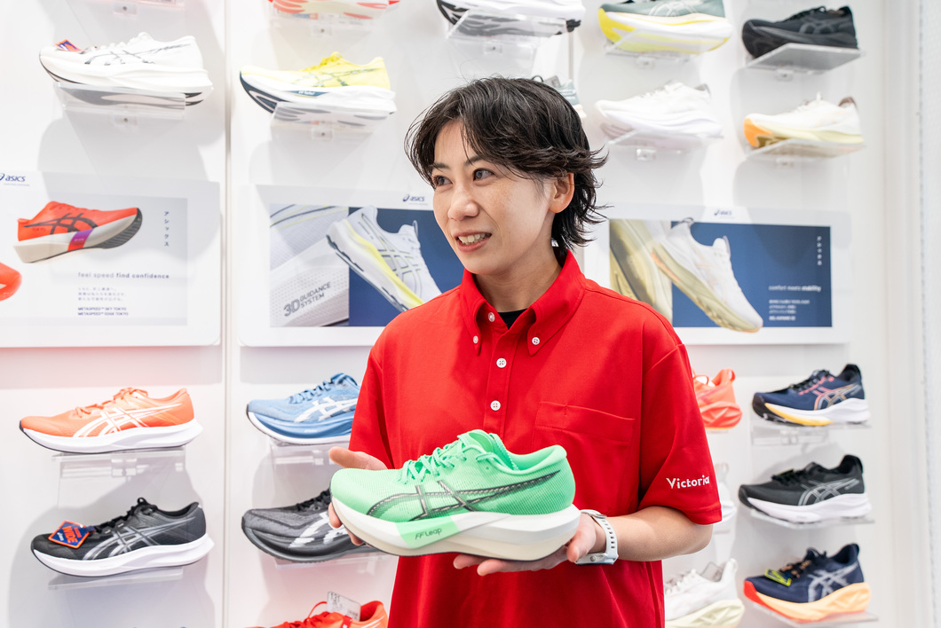 「ライバルフライ4、フューエルセルレベルv5……スポーツ店員が選ぶ「2025年ベストシューズ」は？」の画像