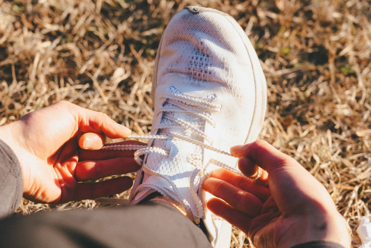 「フィット感が劇的に変わる靴紐の結び方とは？ランニングシューズの正しい履き方を徹底解説」の画像