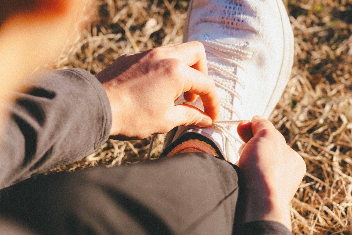 「フィット感が劇的に変わる靴紐の結び方とは？ランニングシューズの正しい履き方を徹底解説」の画像