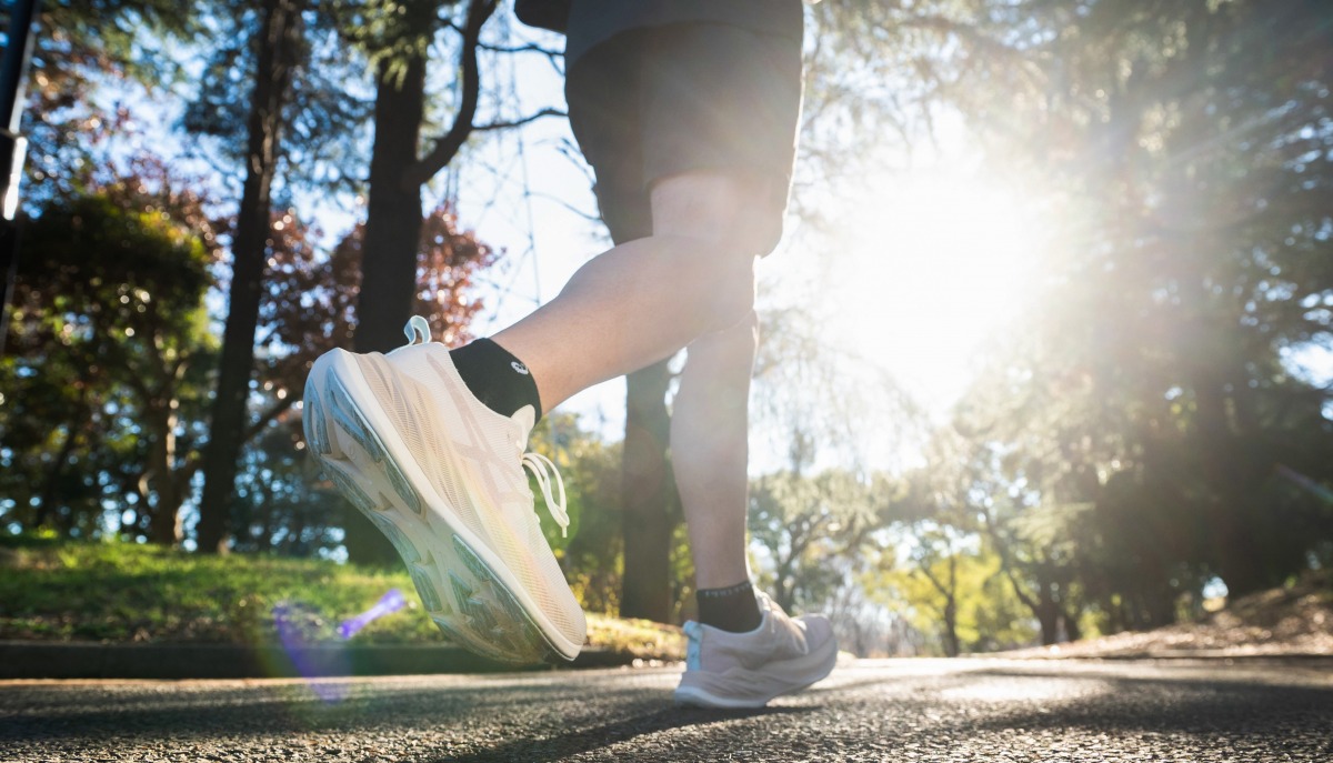 「アシックスのカテゴリー別おすすめランニングシューズを徹底解説！【BOUNCE編】」の画像