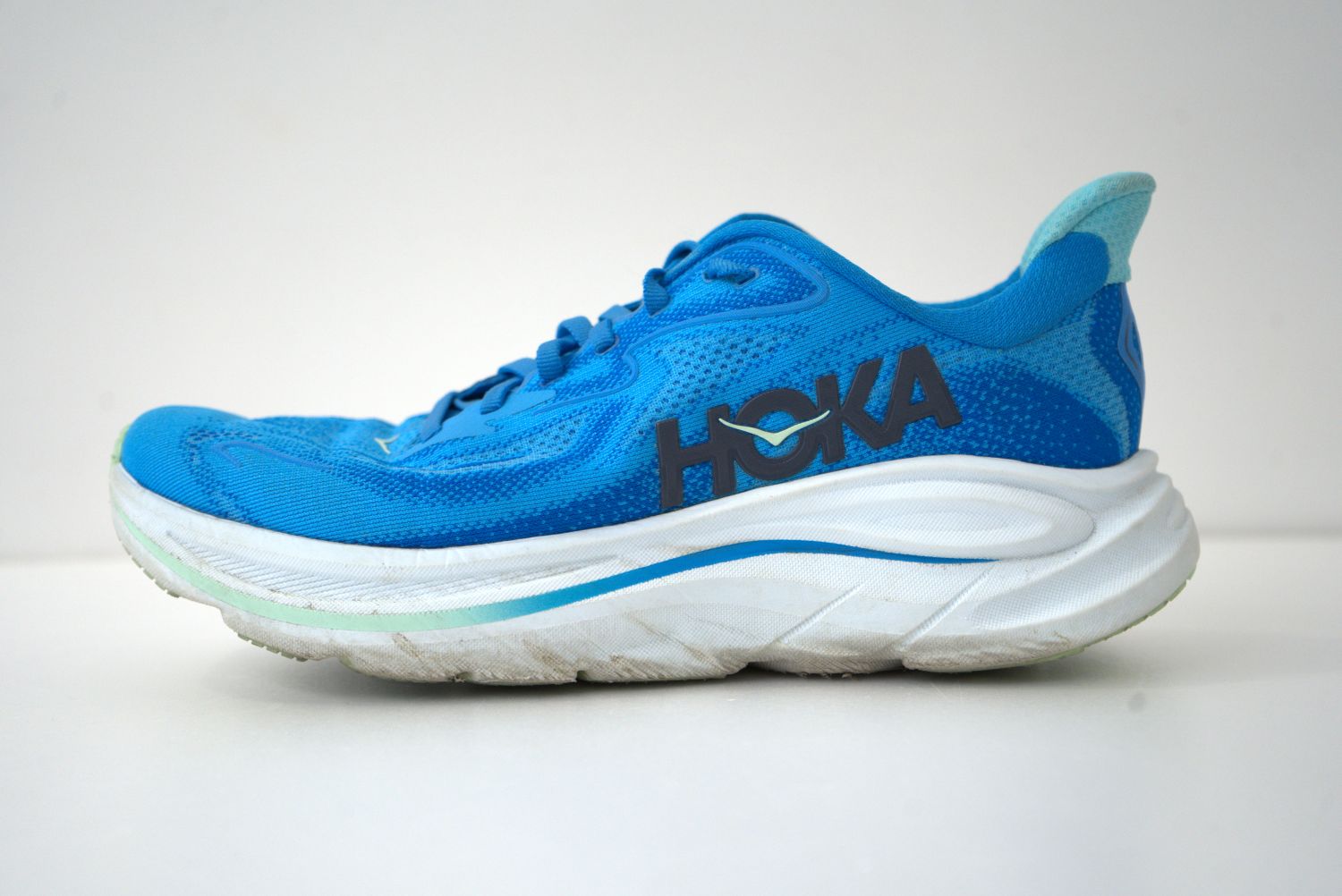 「GT-2000、ボメロ、クリフトン……2026年に走り始めたい方におすすめシューズ5選！」の画像