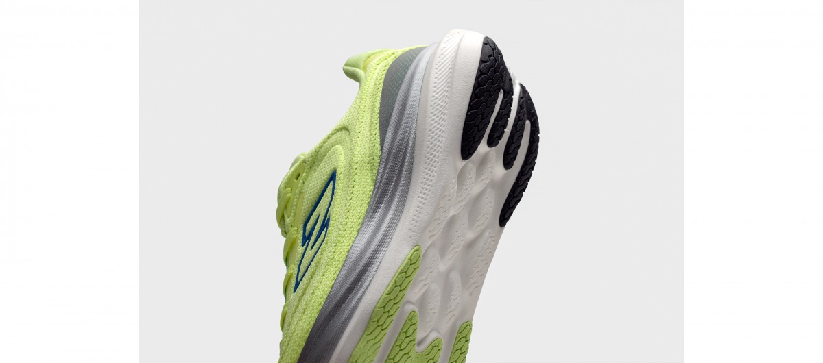 「ニューバランス「1080」シリーズ最新作『1080v15』発表!1月15日より先行販売開始」の画像