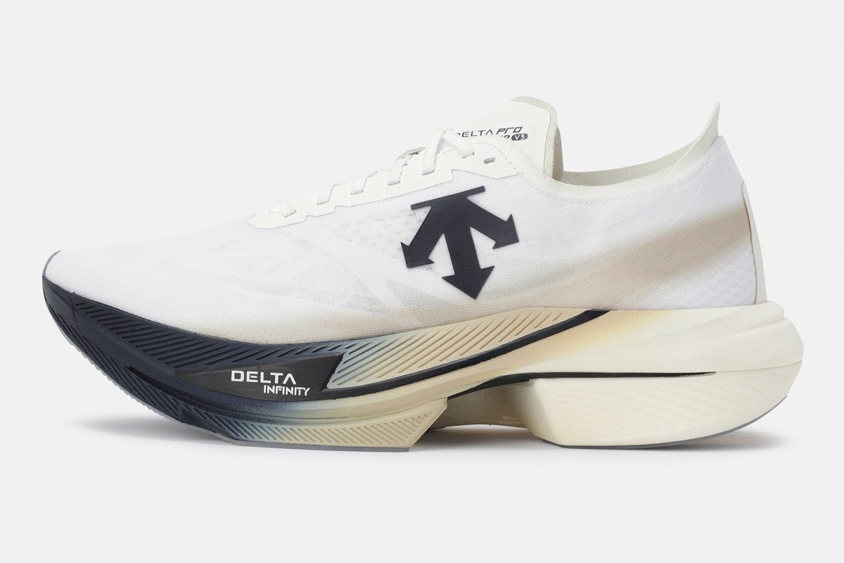 「デサントがトップランナー向けのカーボンシューズ発表!2025年にはマラソン2時間5分台の記録も」の画像