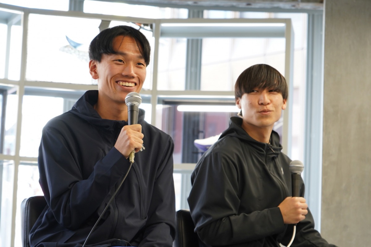 「デサントがトップランナー向けのカーボンシューズ発表!2025年にはマラソン2時間5分台の記録も」の画像