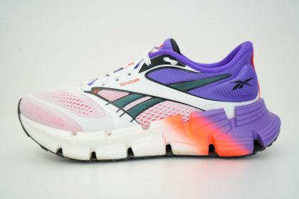 「ブルックス、デサントの新作シューズが続々と発表！神経科学に基づき開発されたフットウェアも（1/11~1/17）【今週のランニングニュース】」の画像