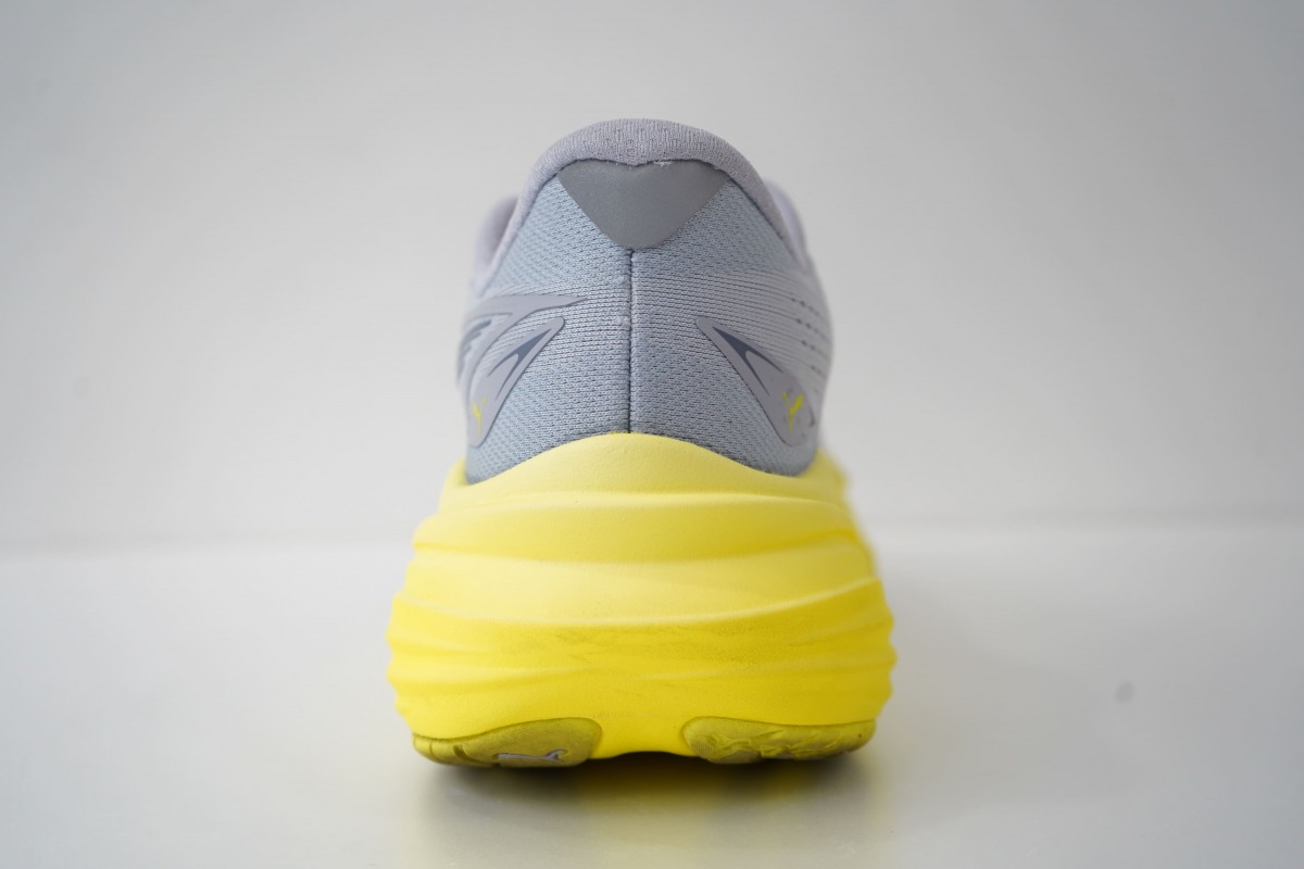 「プーマ『マグマックス ニトロ 2』徹底レビュー！耐久性に加え、軽反発と安定性を両立した一足」の画像