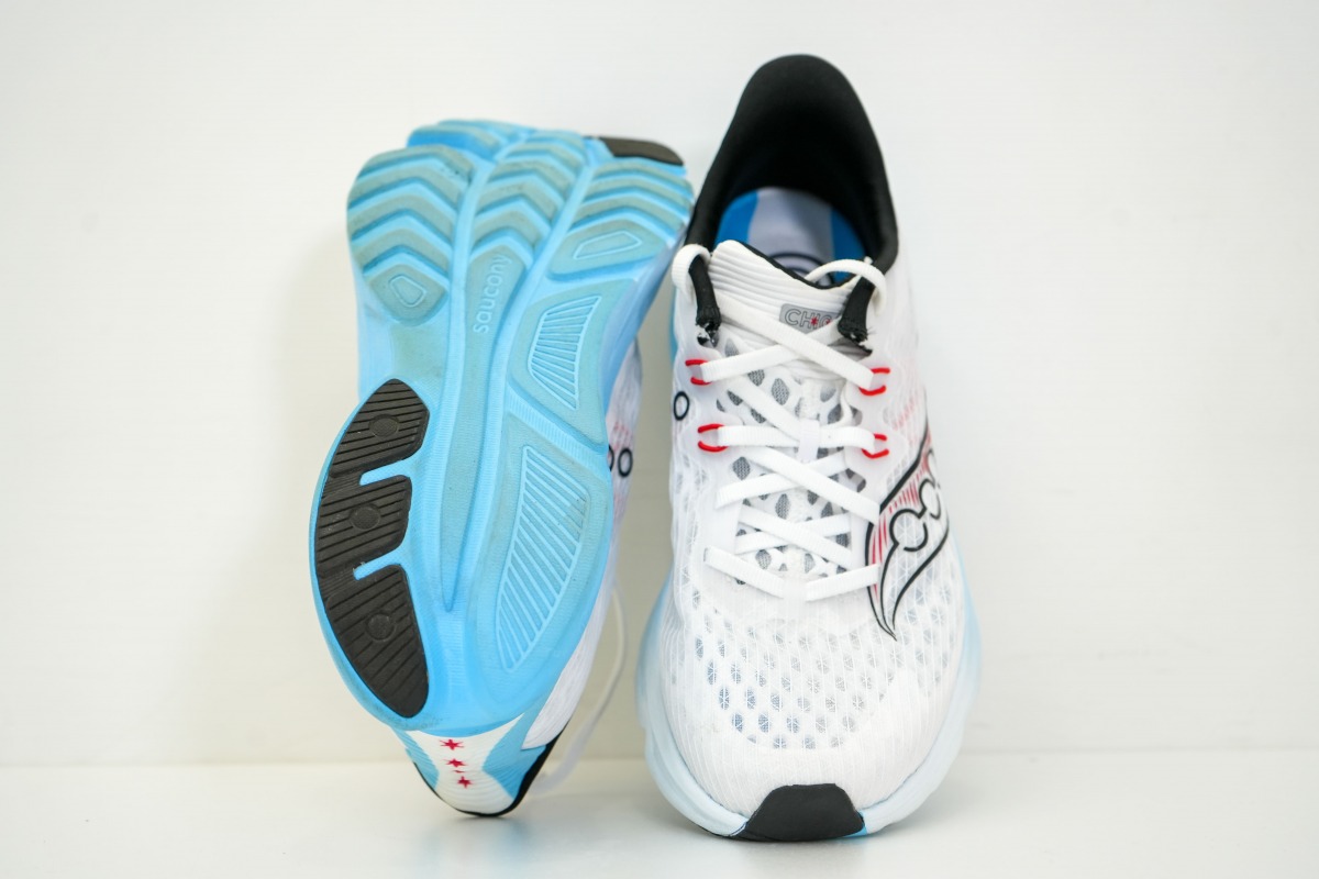 「サッカニー『キンバラ 16』徹底レビュー！厚すぎず、薄すぎない「絶妙なポジション」のシューズとは」の画像