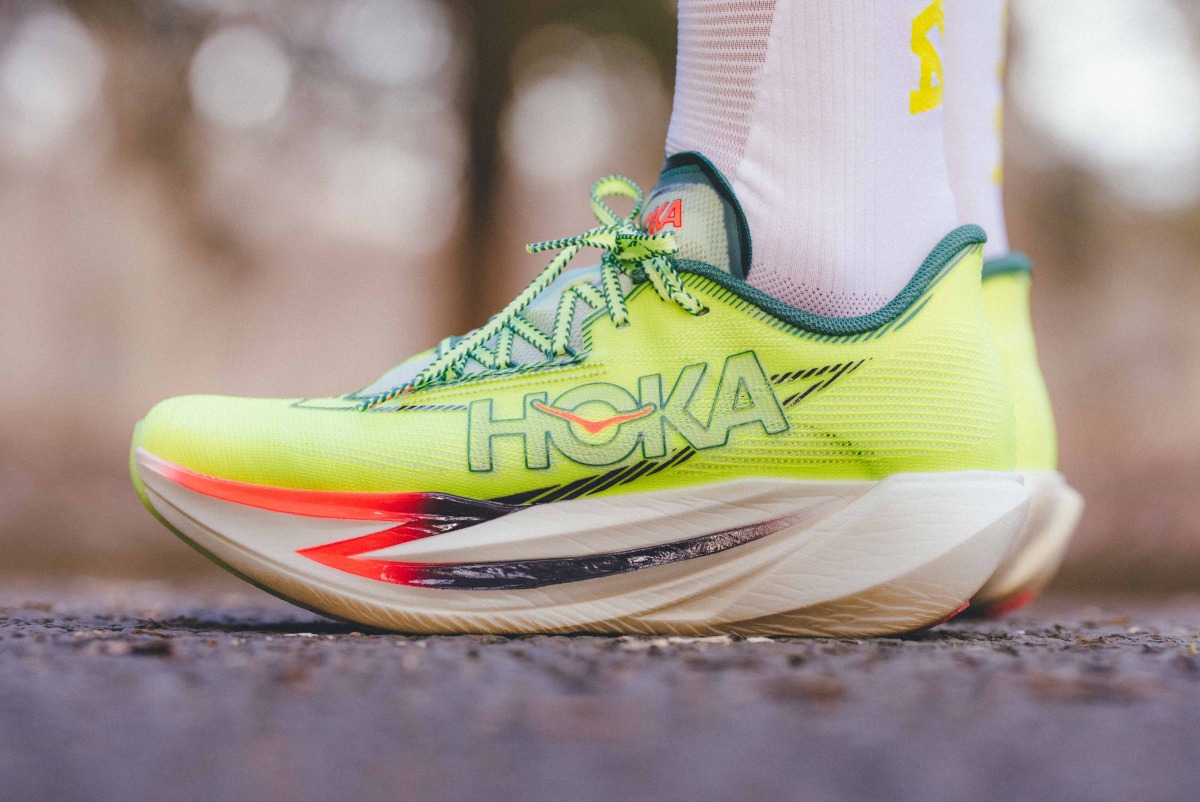 「“エネルギッシュな反発性”がスピードを生み出す。進化したHOKAの最軽量レースシューズ「CIELO X1 3.0」をレビュー」の画像