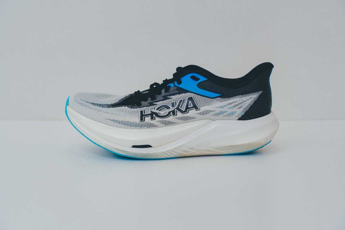 「“エネルギッシュな反発性”がスピードを生み出す。進化したHOKAの最軽量レースシューズ「CIELO X1 3.0」をレビュー」の画像