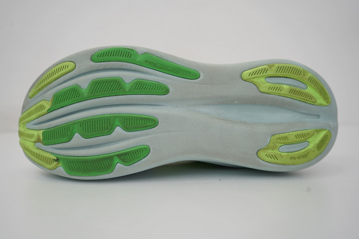 「アシックス『ゲルニンバス 28』徹底レビュー!『ノヴァブラスト』『ゲルカヤノ』との履き分け方は」の画像